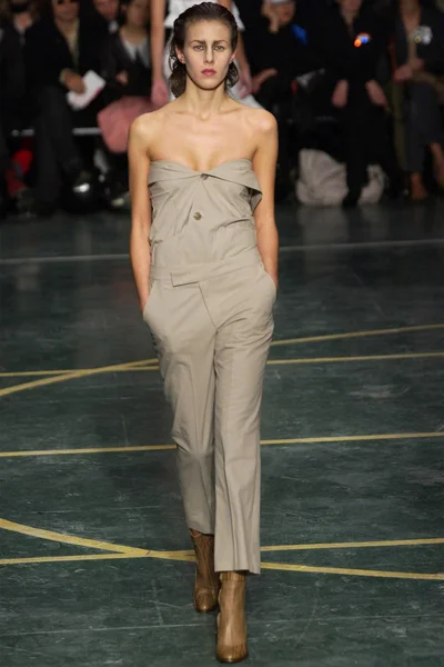 Look 25